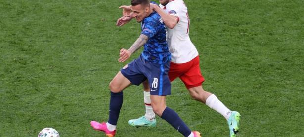 开云体育平台-斯洛伐克队员们全力以赴，赢得了比赛