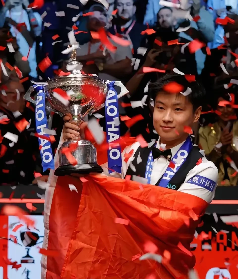 运动员铁血拼搏，荣膺金牌成果举国欢腾