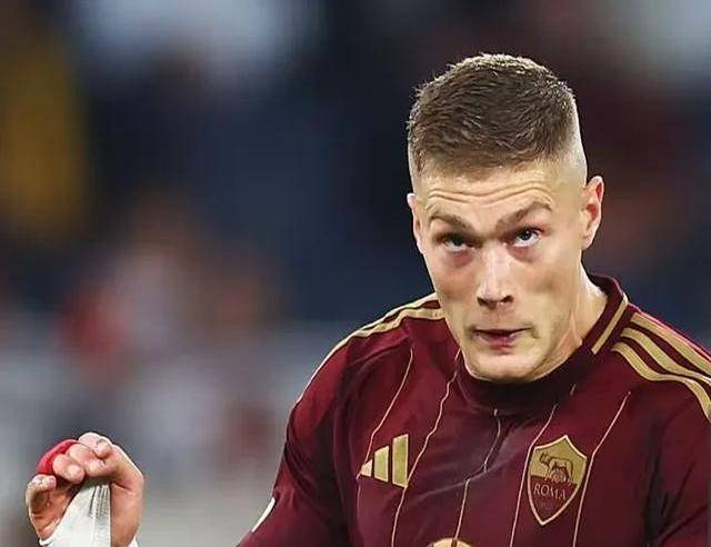 包含罗马新援逐渐适应节奏，成为球队中场重要人物的词条