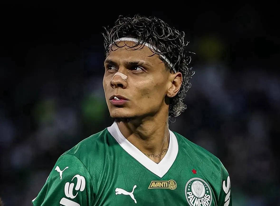 包含罗马新援逐渐适应节奏，成为球队中场重要人物的词条