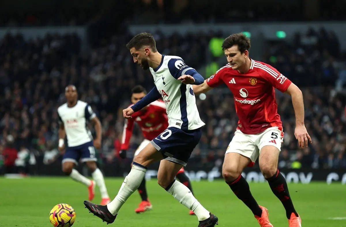 曼联客场大胜，晋级前景看好的简单介绍